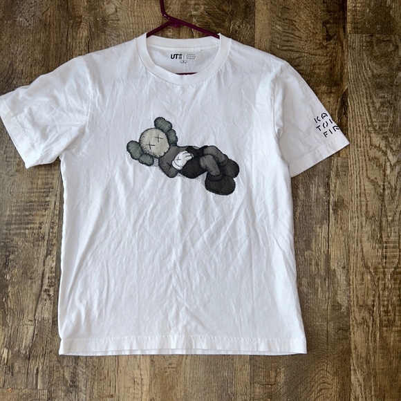 Uniqlo x KAWS Shirts Kaws Tokyo First Olympics Tee White Japanese